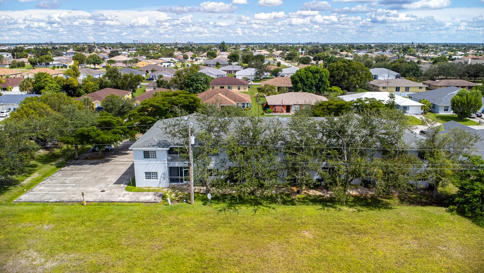 More Photos Of 1328 SE 8th Ave, Cape Coral Multifamily For Sale