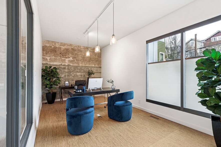 More Photos Of 3625 Woodland Park Ave N, Seattle Office For Sale