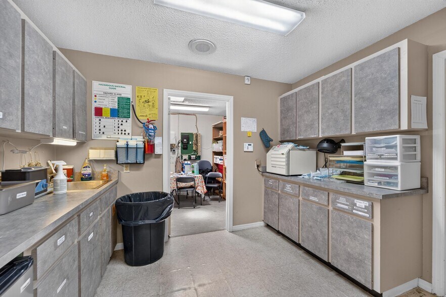 More Photos Of 1205 W Baker St, Plant City Medical For Sale