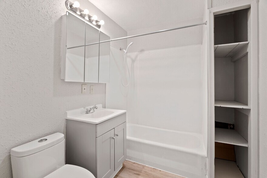 More Photos Of 901 S Lincoln St, Spokane Multifamily For Sale