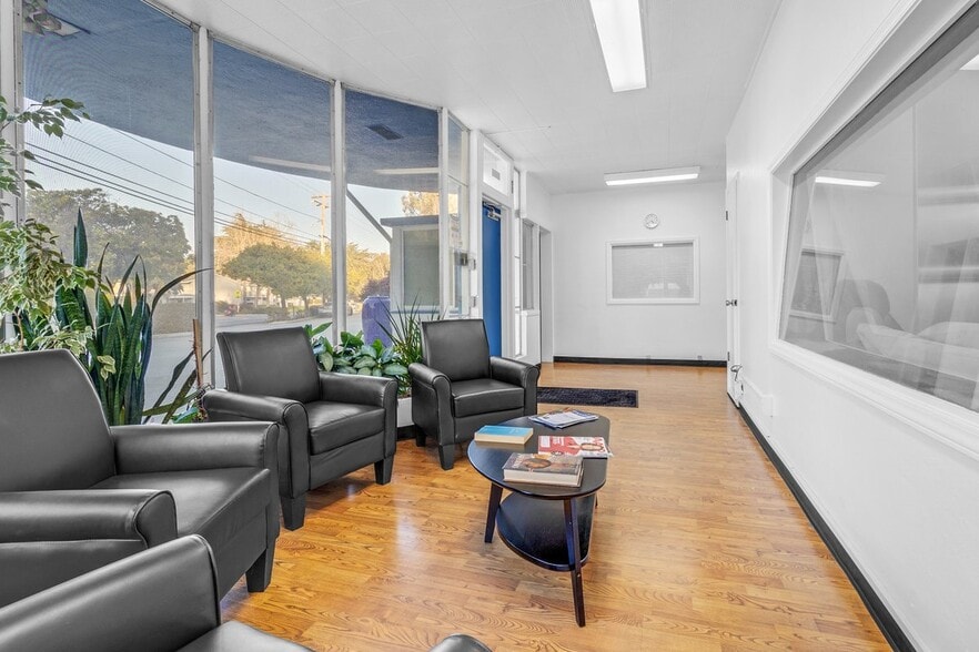 More Photos Of 2300 Portola Dr, Santa Cruz Warehouse For Sale