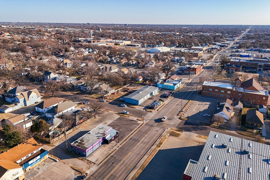 More Photos Of 212 W Harry St, Wichita Bar For Sale