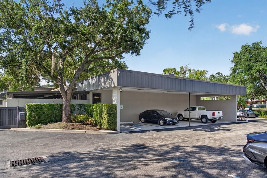 More Photos Of 221 Circle Dr, Maitland Office For Sale