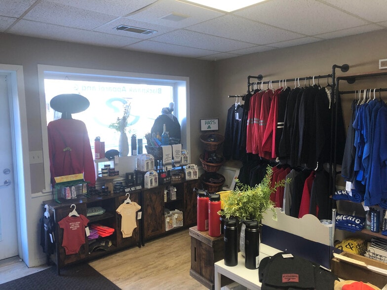 More Photos Of 780 Main St, Baldwin Storefront Retail Residential For Lease