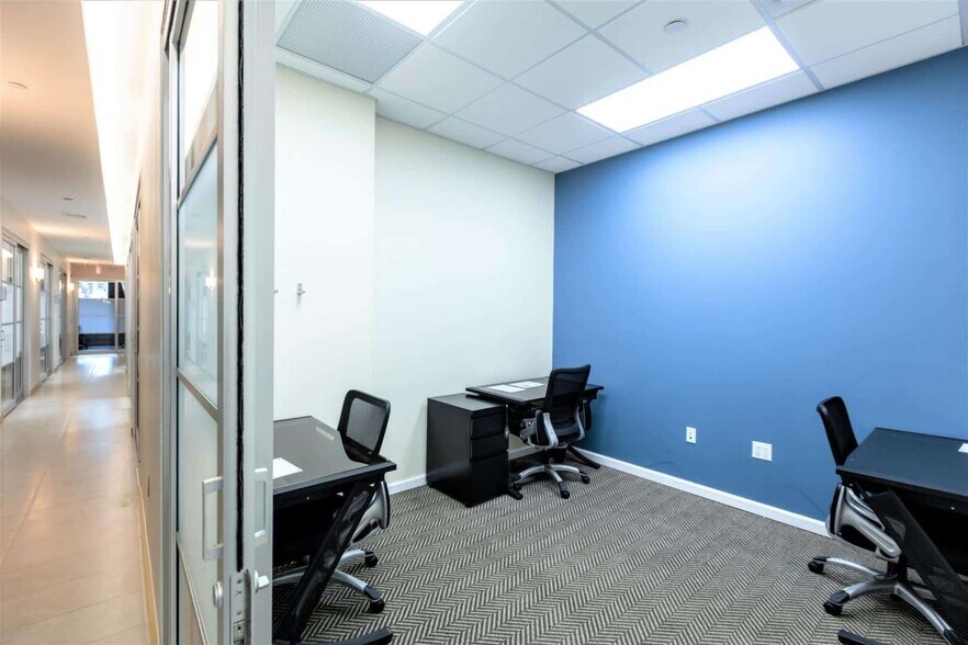 More Photos Of 515 Madison Ave, New York Coworking Space