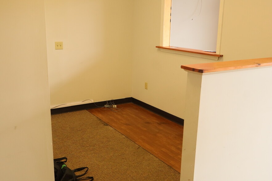 More Photos Of 942 S Delsea Dr, Vineland Freestanding For Lease