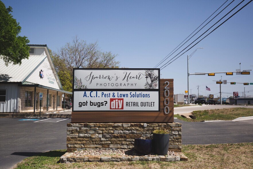 More Photos Of 2000 US Highway 281, Marble Falls Office For Lease