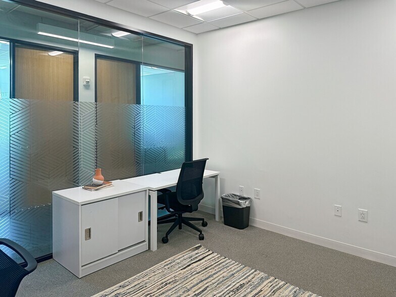 More Photos Of 4509 Creedmoor Rd, Raleigh Coworking Space