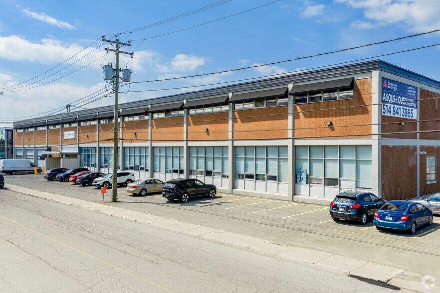 Primary Photo Of 5745 Rue Paré, Mt Royal Manufacturing For Lease