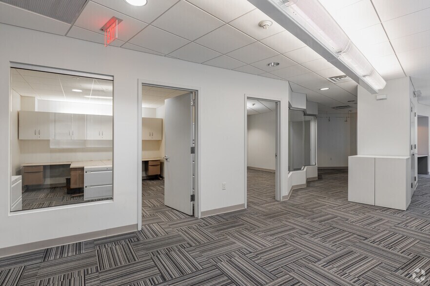 More Photos Of 60 Hempstead Ave, West Hempstead Office For Lease