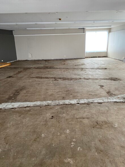 More Photos Of 4835 Dempster St, Skokie Freestanding For Sale