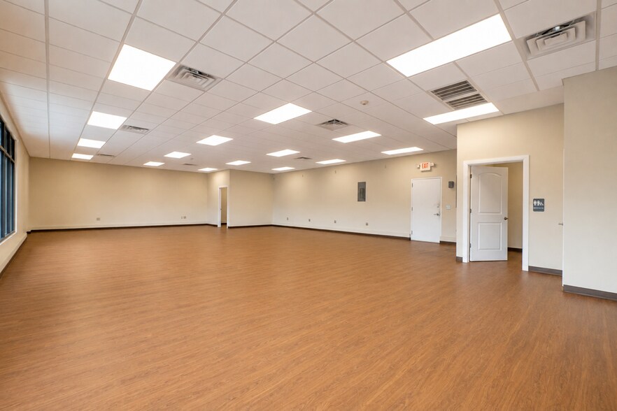 More Photos Of 386-388 Washington Rd, Sayreville Storefront Retail Office For Lease