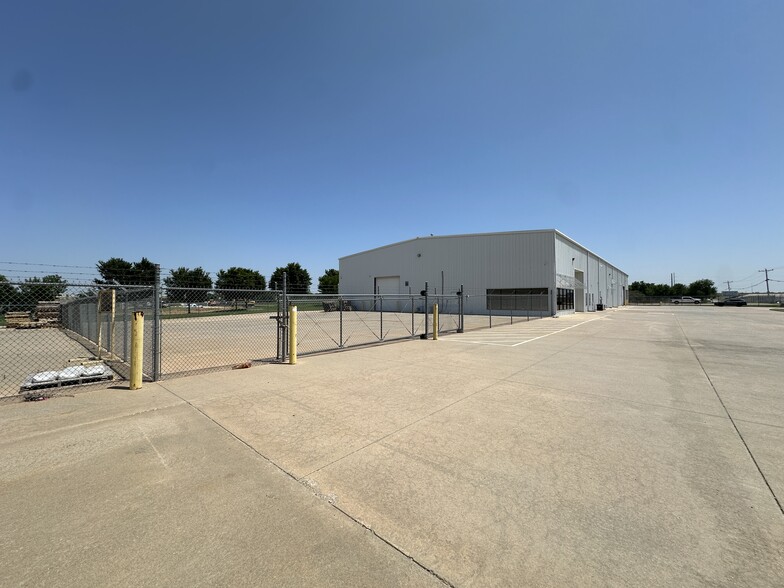 More Photos Of 4800 S Council Rd, Oklahoma City Warehouse For Lease