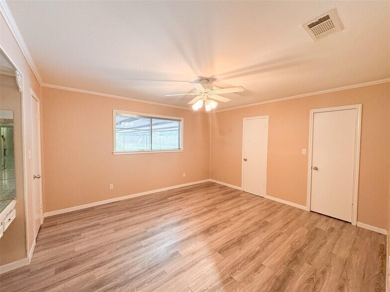 More Photos Of 15331 Lake Lamond Rd, Conroe Flex For Lease