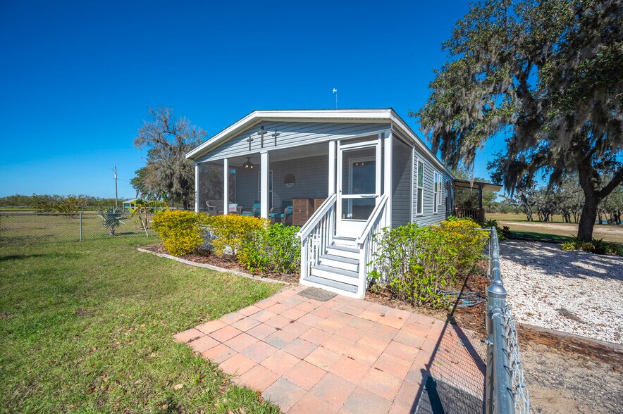 More Photos Of 4900 J Jackson Rd, Fort Meade Flex For Sale