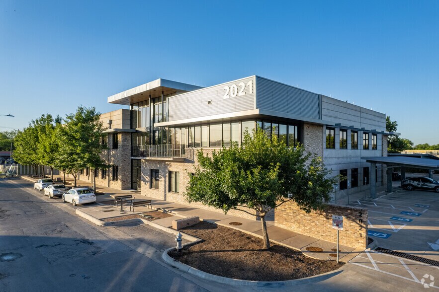More Photos Of 2021 E 5th St, Austin Office For Lease