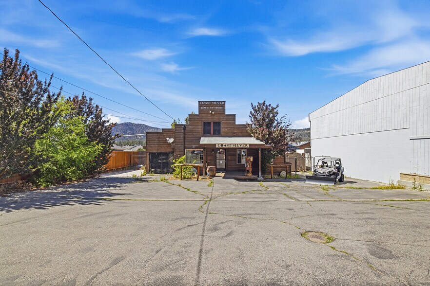 More Photos Of 521 W Big Bear Blvd, Big Bear City Storefront Retail Office For Sale