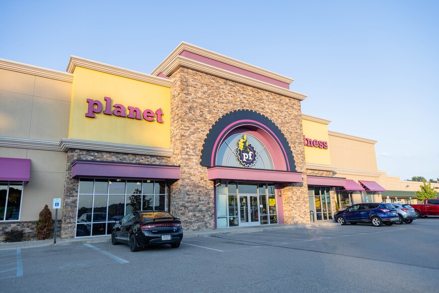 More Photos Of 2000 Park Place Dr, Washington Unknown For Lease