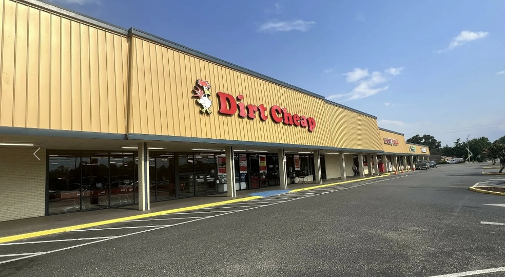 Primary Photo Of 8183 W Fairfield Dr, Pensacola Unknown For Lease