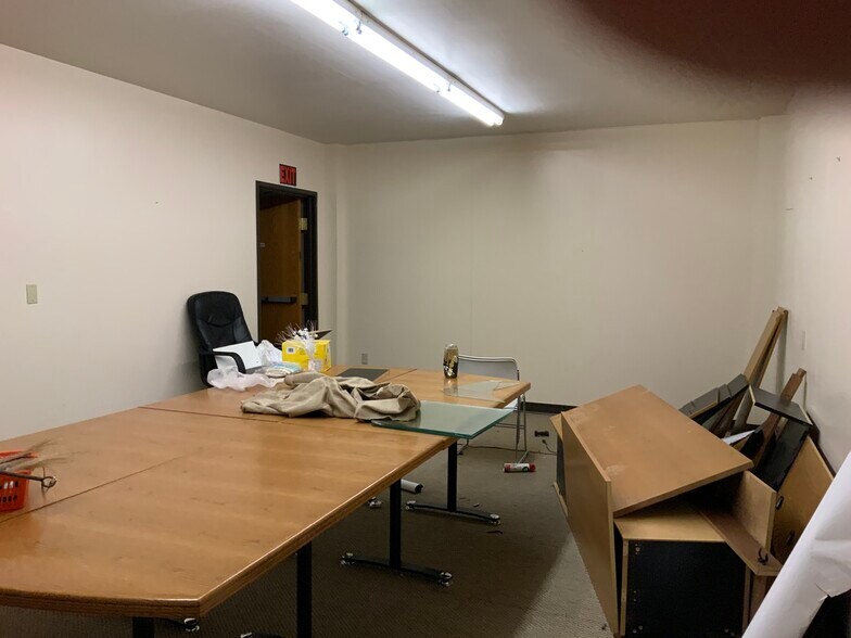 More Photos Of 1935 Q St, Lincoln Freestanding For Sale