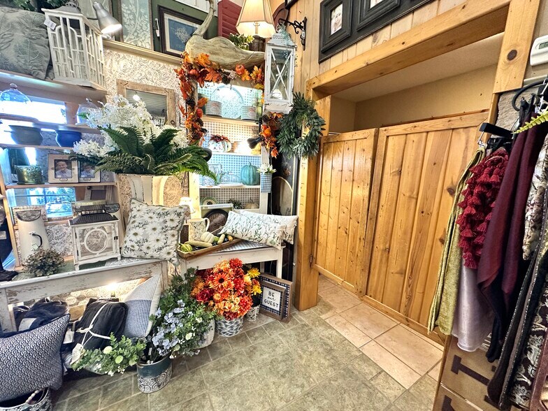 More Photos Of 5659 Dakota Ave S, Huron Garden Center For Sale