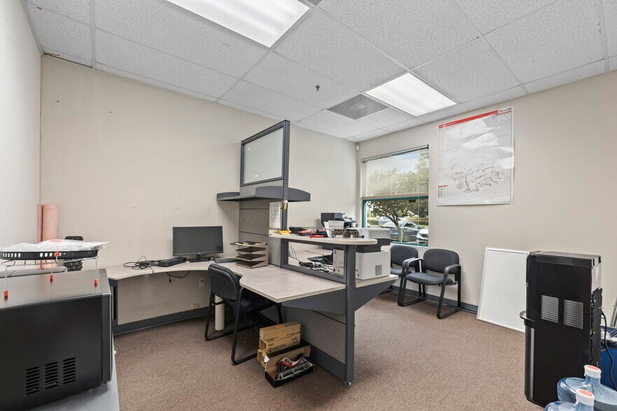 More Photos Of 2101 S Rose Ave, Oxnard Warehouse For Sale