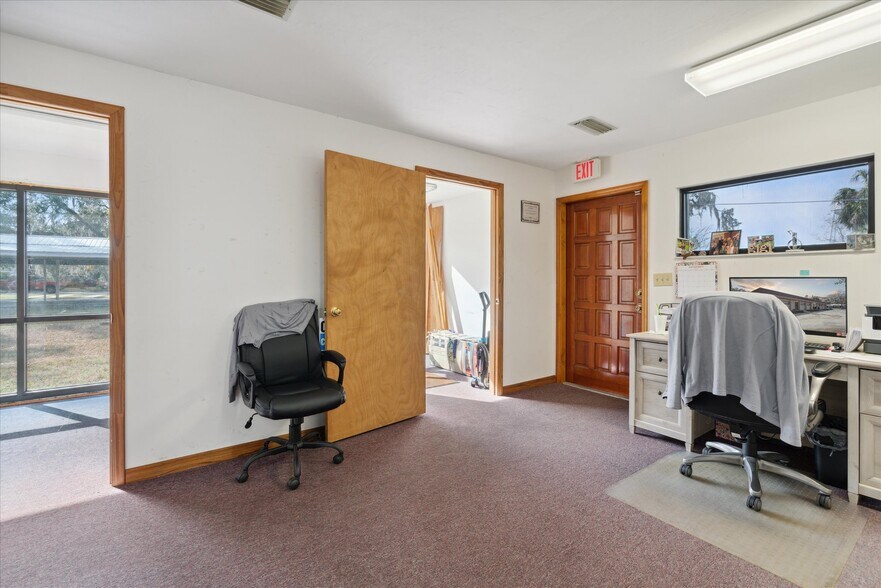 More Photos Of 13 Ne 3rd St, Chiefland Office For Sale