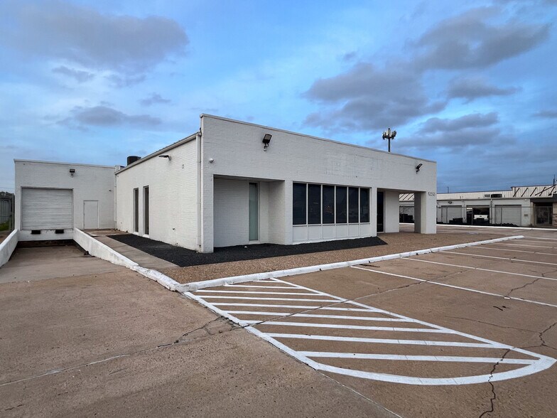 More Photos Of 16210 Clay Rd, Houston General Retail For Sale
