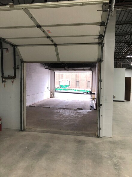 More Photos Of 1550 Hubbard Ave, Batavia Warehouse For Lease