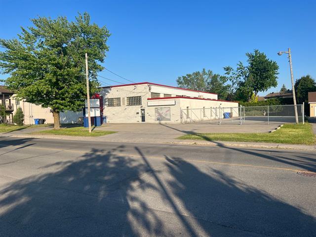 Primary Photo Of 290 Rue Chicoine, Vaudreuil-dorion Storefront Retail Office For Sale