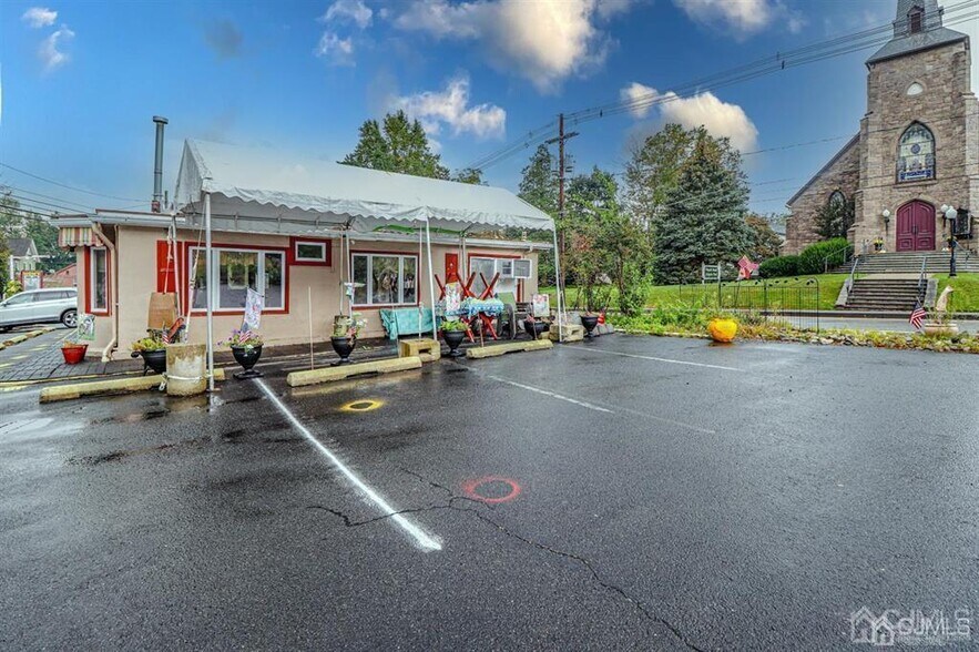 More Photos Of 36 John Ringo Rd, Ringoes Restaurant For Lease