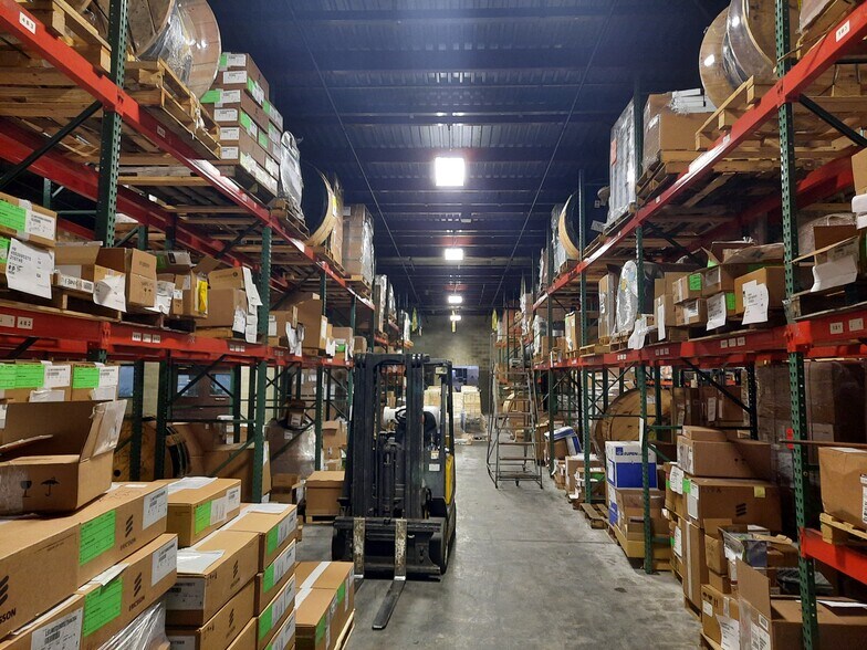 More Photos Of 340 Commerce Way, Pembroke Manufacturing For Lease