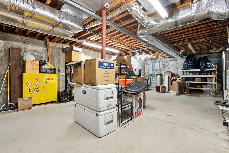 More Photos Of 468 County Rd 39, Southampton Warehouse For Lease