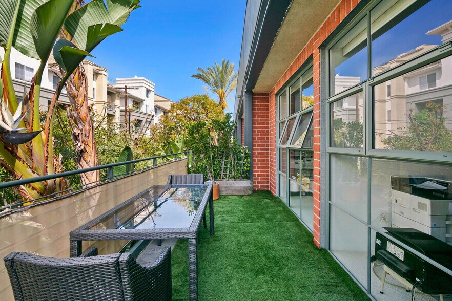 More Photos Of 1042 Princeton Dr, Marina del Rey Loft Creative Space For Sale