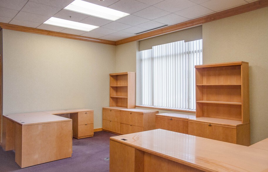 More Photos Of 2019 Dean St, St Charles Medical For Lease