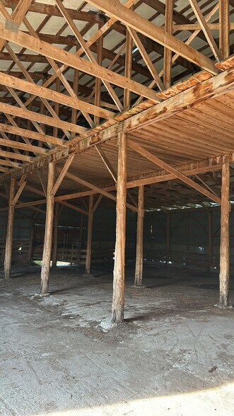 More Photos Of 7076 5th Side Rd, Innisfil Warehouse For Lease