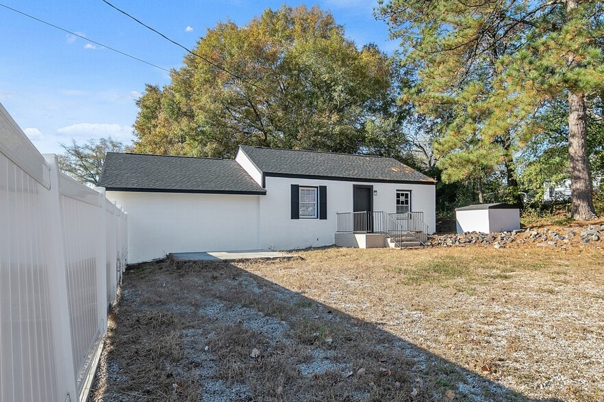 More Photos Of 1500 Gillespie St, Fayetteville Office For Sale