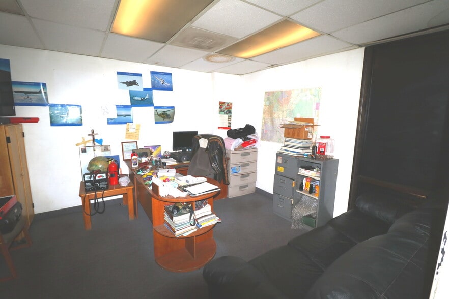 More Photos Of 374 Norfolk St, Aurora Warehouse For Sale