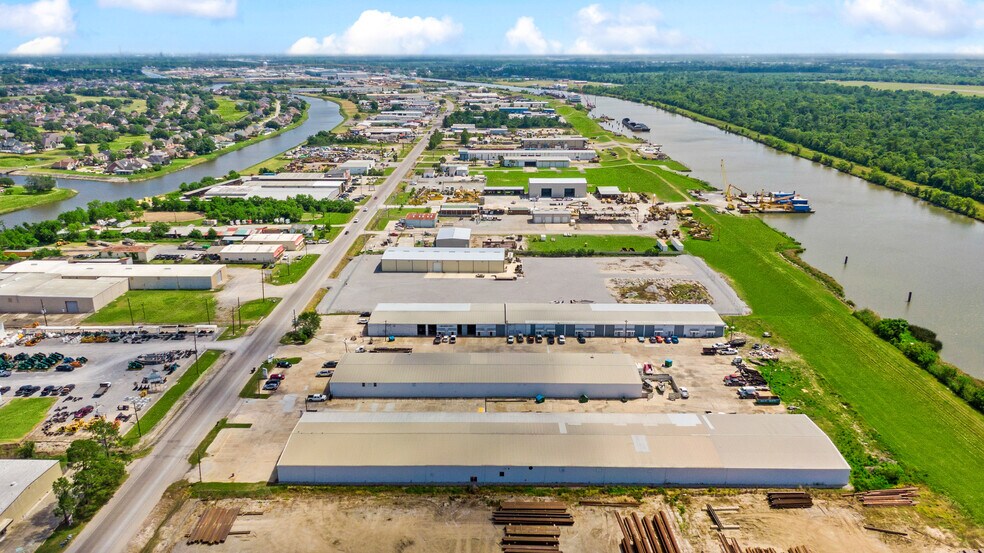 More Photos Of 2211 - 2217 Engineers Rd, Belle Chasse Unknown For Lease