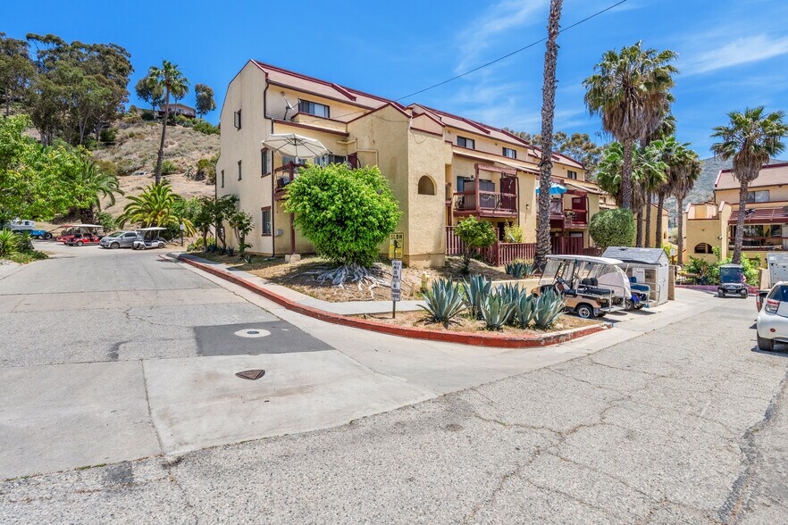 More Photos Of 321 Tremont St, Avalon Apartments For Sale