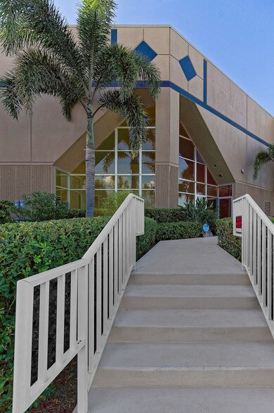 More Photos Of 13830 Jetport Commerce Pky, Fort Myers Warehouse For Lease