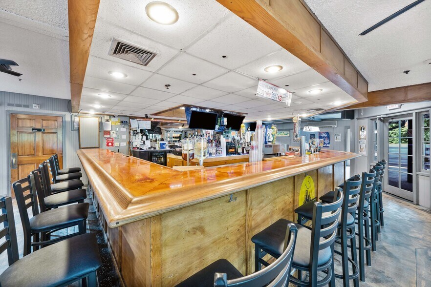More Photos Of 287 N Elm St, Westfield Restaurant For Sale