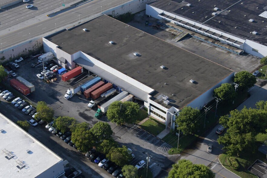 More Photos Of 1325 NW 78th Ave, Doral Warehouse For Lease
