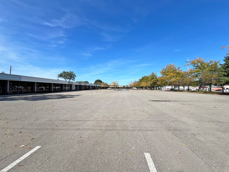 More Photos Of 1600 Peninsula Dr, Erie Office For Lease