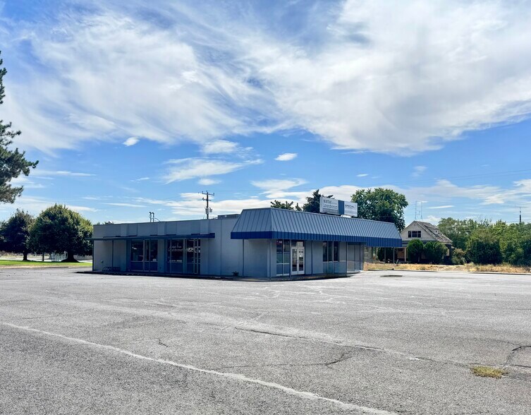 More Photos Of 905 S 2nd Ave, Walla Walla General Retail For Sale