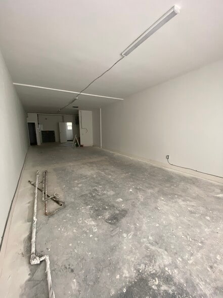 More Photos Of 3185 Broadway W, Vancouver Storefront For Lease