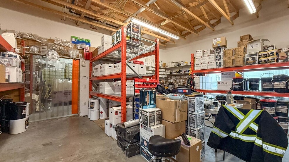 More Photos Of 9013-9021 Jim Bailey Rd, Kelowna Manufacturing For Sale