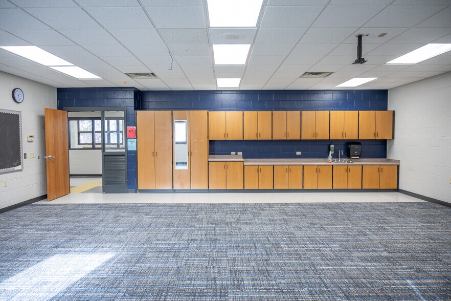 More Photos Of 201 Hoehn dr, Lyndon Station Specialty For Sale