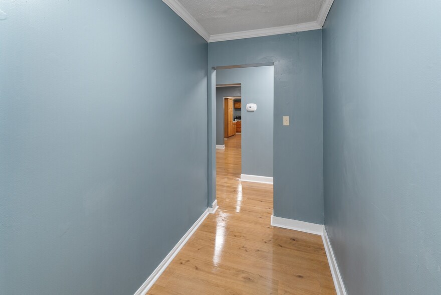 More Photos Of 2605 US Highway 80 W, Savannah Office For Sale