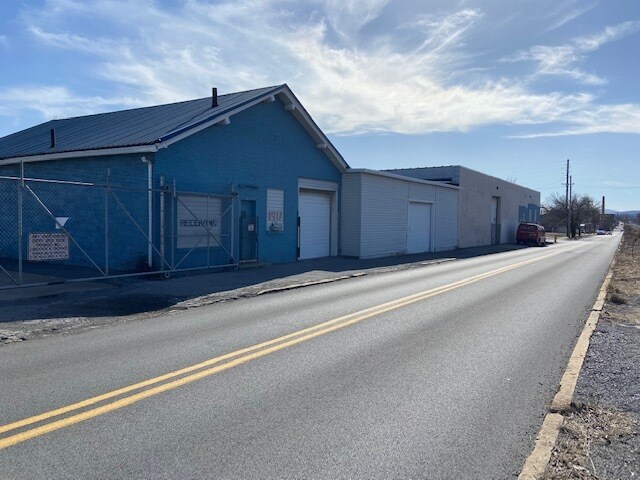 More Photos Of 1917 9th Ave, Altoona Industrial For Lease